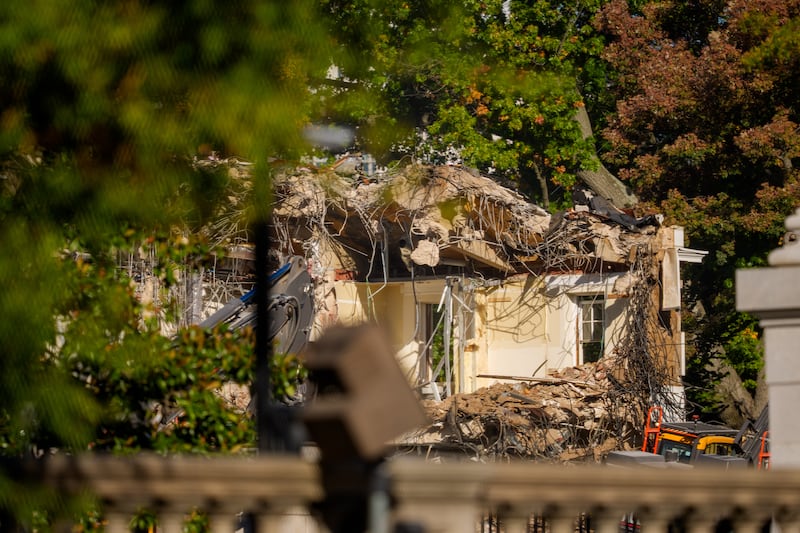 WASHINGTON, DC - OCTOBER 22: The facade of the East Wing of the White House is demolished by work crews on October 22, 2025 in Washington, DC. The demolition is part of U.S. President Donald Trump's plan to build a ballroom reportedly costing $250 million on the eastern side of the White House. (Photo by Andrew Harnik/Getty Images)