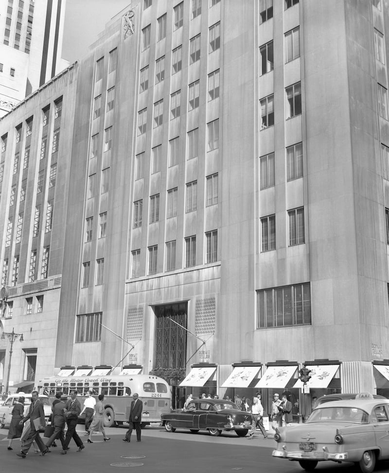 Exterior view of the Bonwit Teller store on 56th street and 5th Avenue in 1954.
