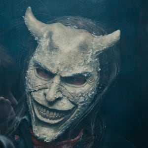 Finn (Mason Thames) and The Grabber (Ethan Hawke)