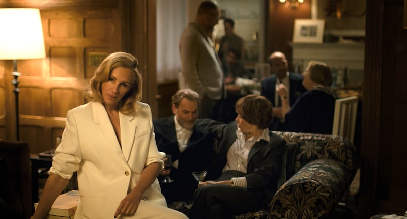 (L-R) Julia Roberts, Michael Stuhlbarg, and Chloë Sevigny.